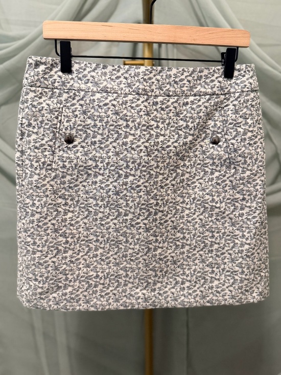LOFT Dresses & Skirts - LOFT Black and White Jacquard Lined Mini Skirt